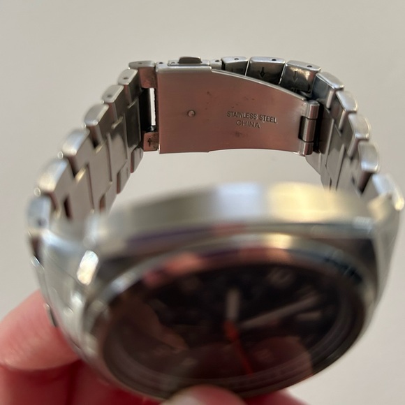 Vintage Andrew Marc A21001TP01 Water Resistant Watch - Needs Battery Replaced - Picture 10 of 16